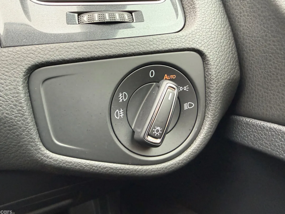 Volkswagen Golf Hatchback, Petrol, 2018, Red