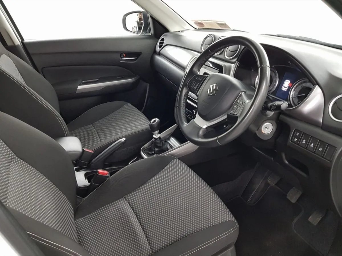 Suzuki Vitara SUV, Petrol Hybrid, 2021, White