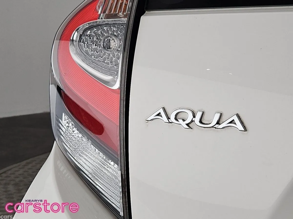 Toyota Aqua Hatchback, Petrol Hybrid, 2021, White