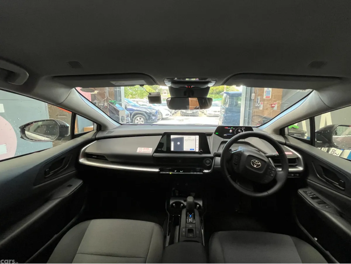 Toyota Prius Saloon, Petrol Hybrid, 2025, Silver