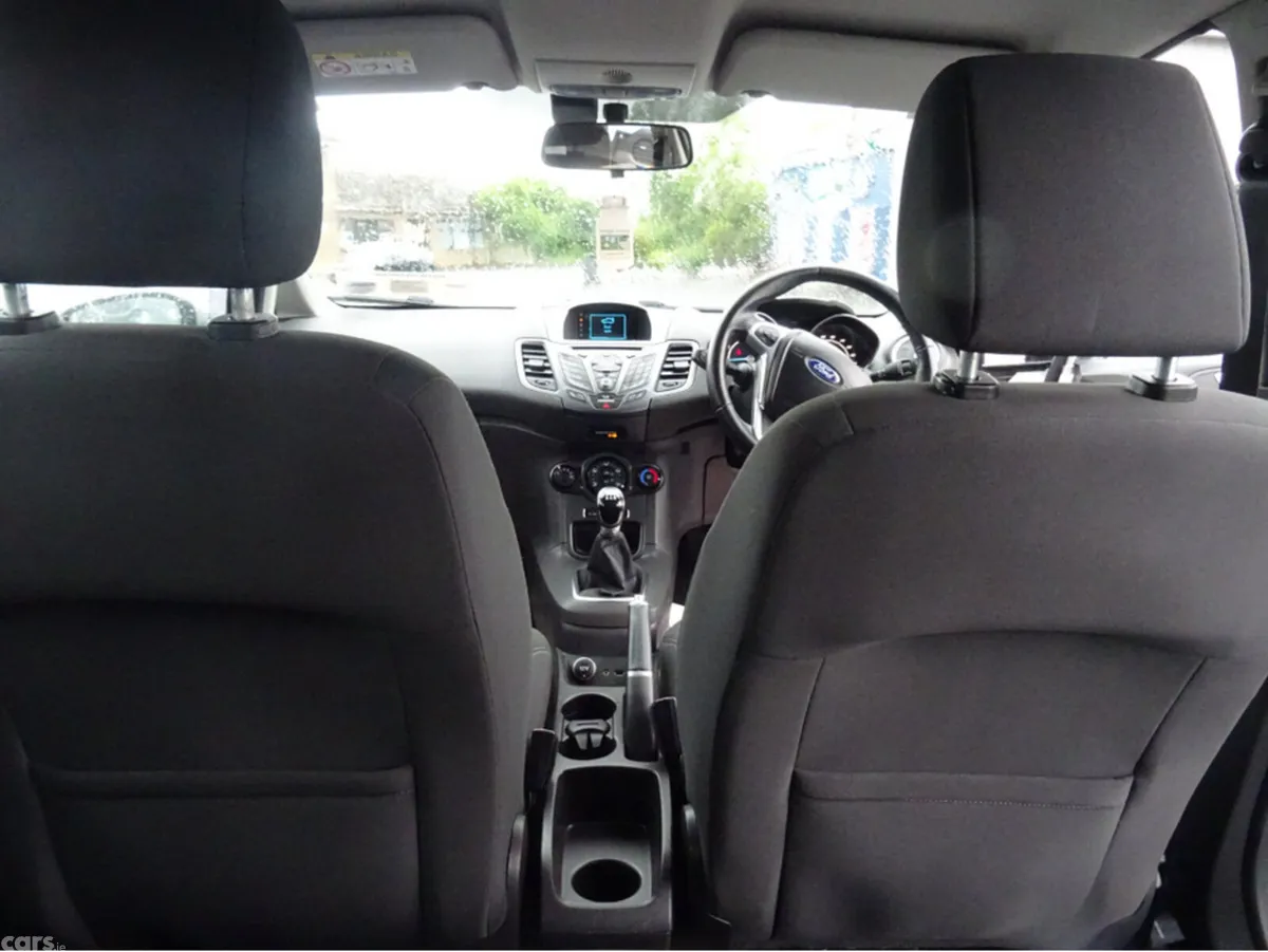 Ford Fiesta Hatchback, Petrol, 2015, Silver