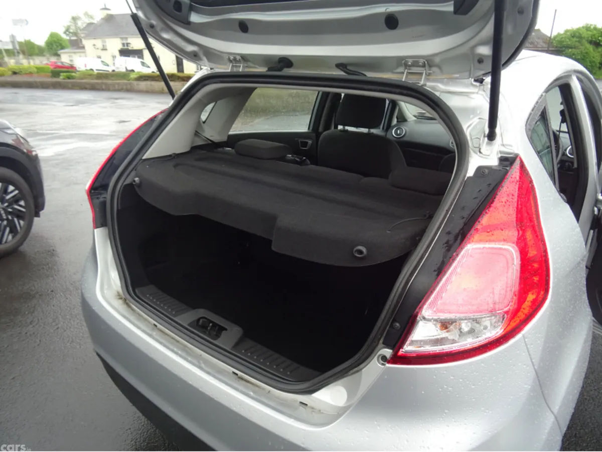 Ford Fiesta Hatchback, Petrol, 2015, Silver
