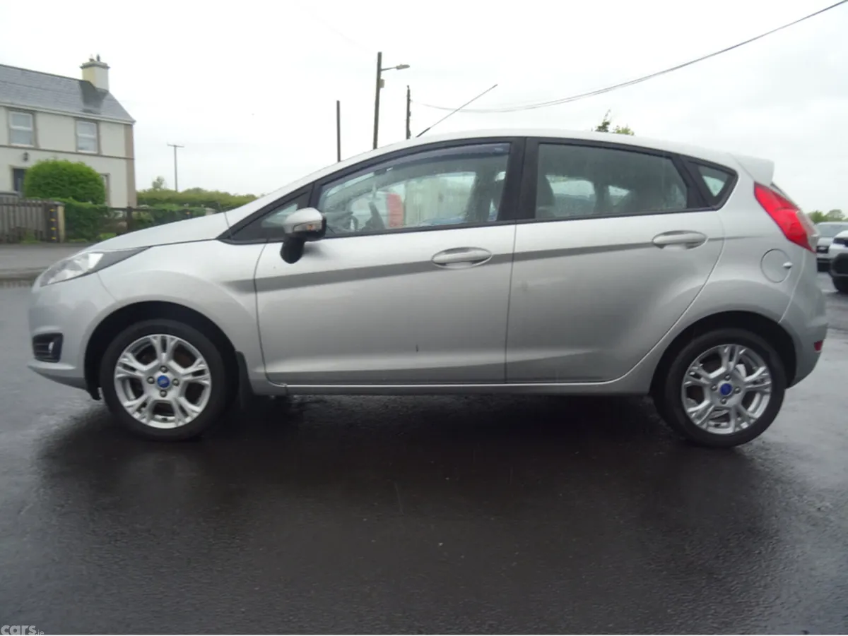 Ford Fiesta Hatchback, Petrol, 2015, Silver