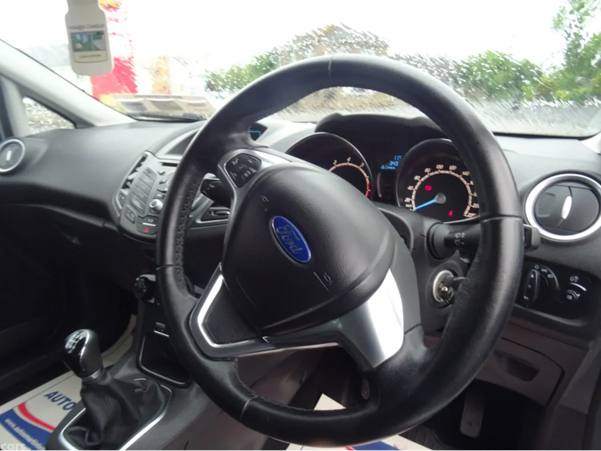 Ford Fiesta Hatchback, Petrol, 2015, Silver
