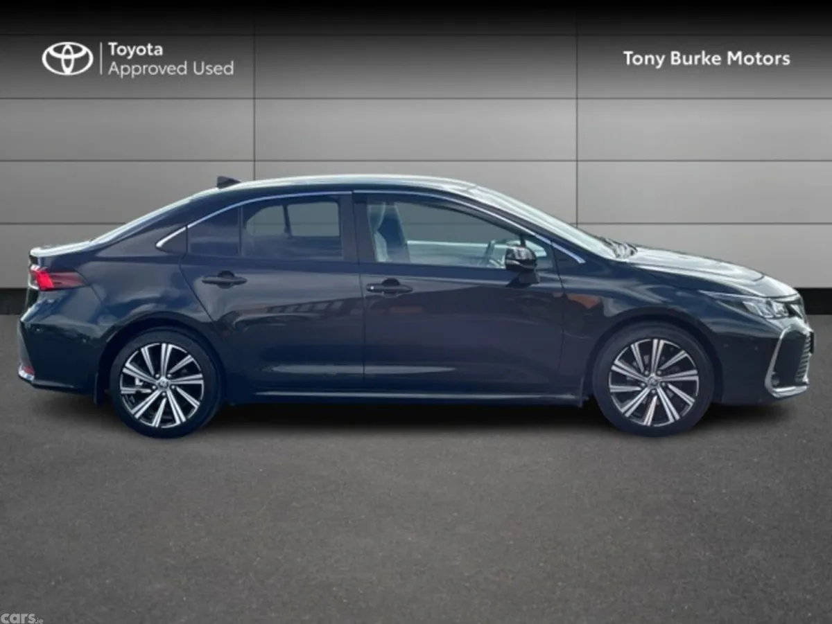 Toyota Corolla Saloon, Petrol Hybrid, 2022, Black
