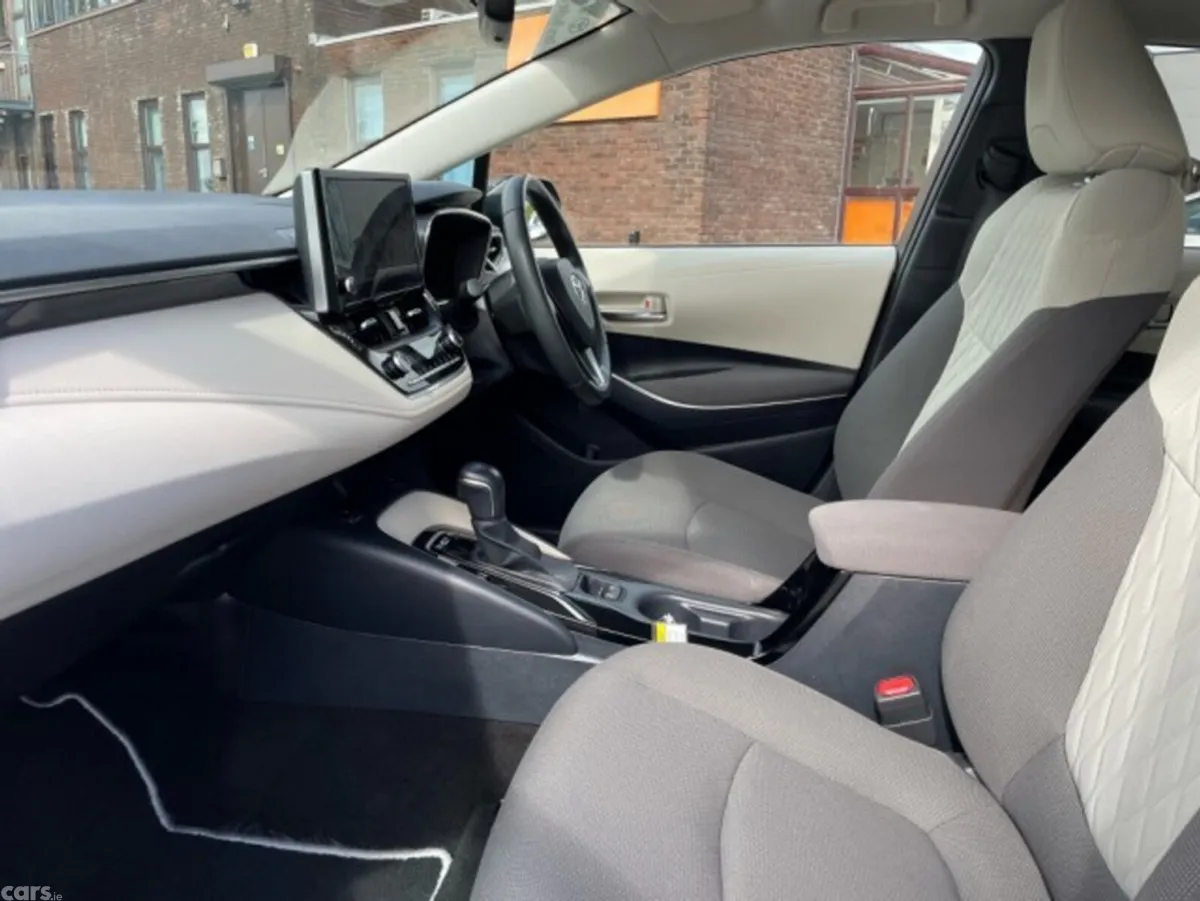 Toyota Corolla Saloon, Petrol Hybrid, 2022, Black