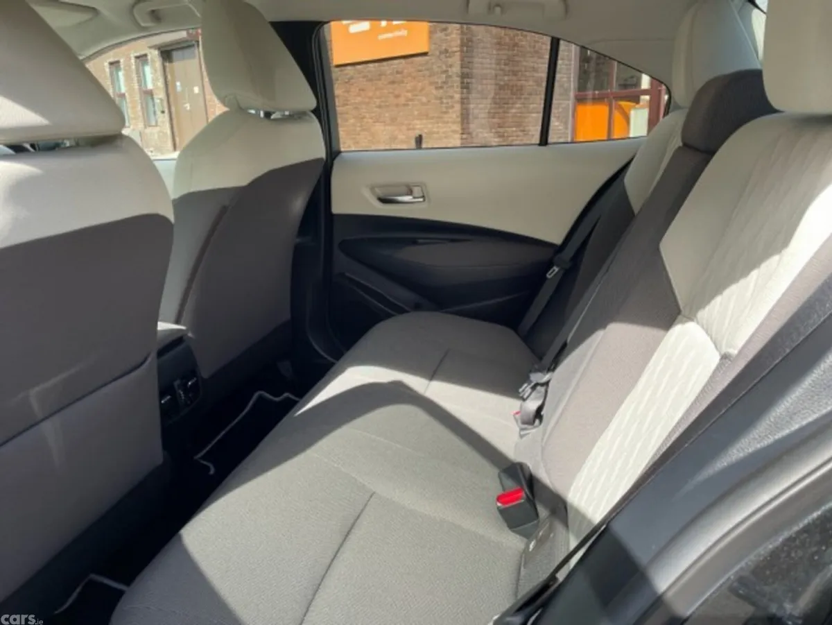 Toyota Corolla Saloon, Petrol Hybrid, 2022, Black
