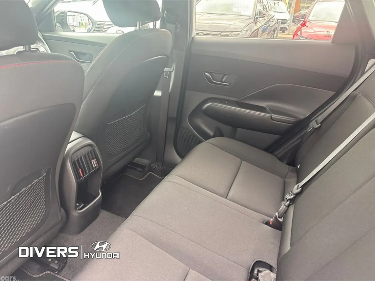 Hyundai KONA MPV, Petrol, 2024, White