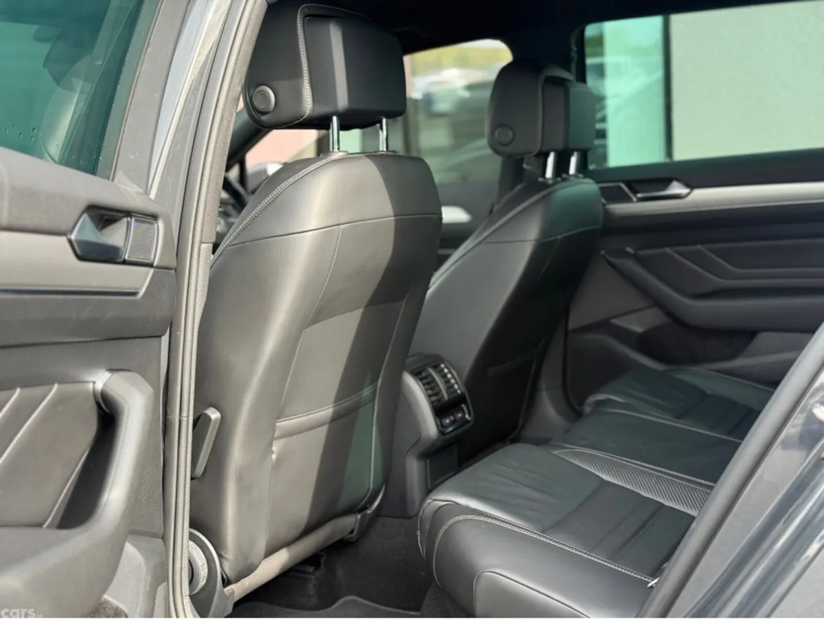 Volkswagen Passat Estate, Diesel, 2020, Grey