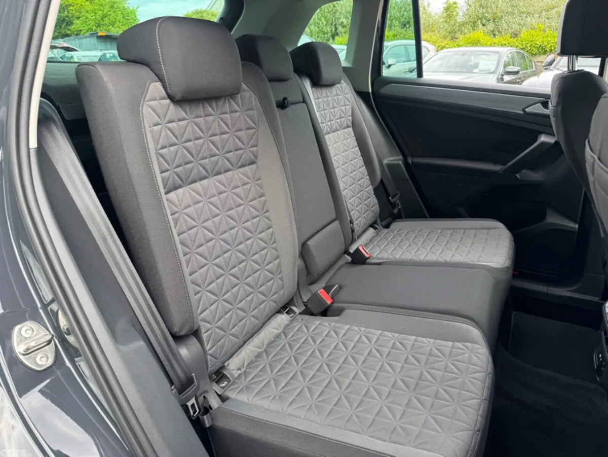 Volkswagen Tiguan Estate, Petrol Plug-in Hybrid, 2022, Grey