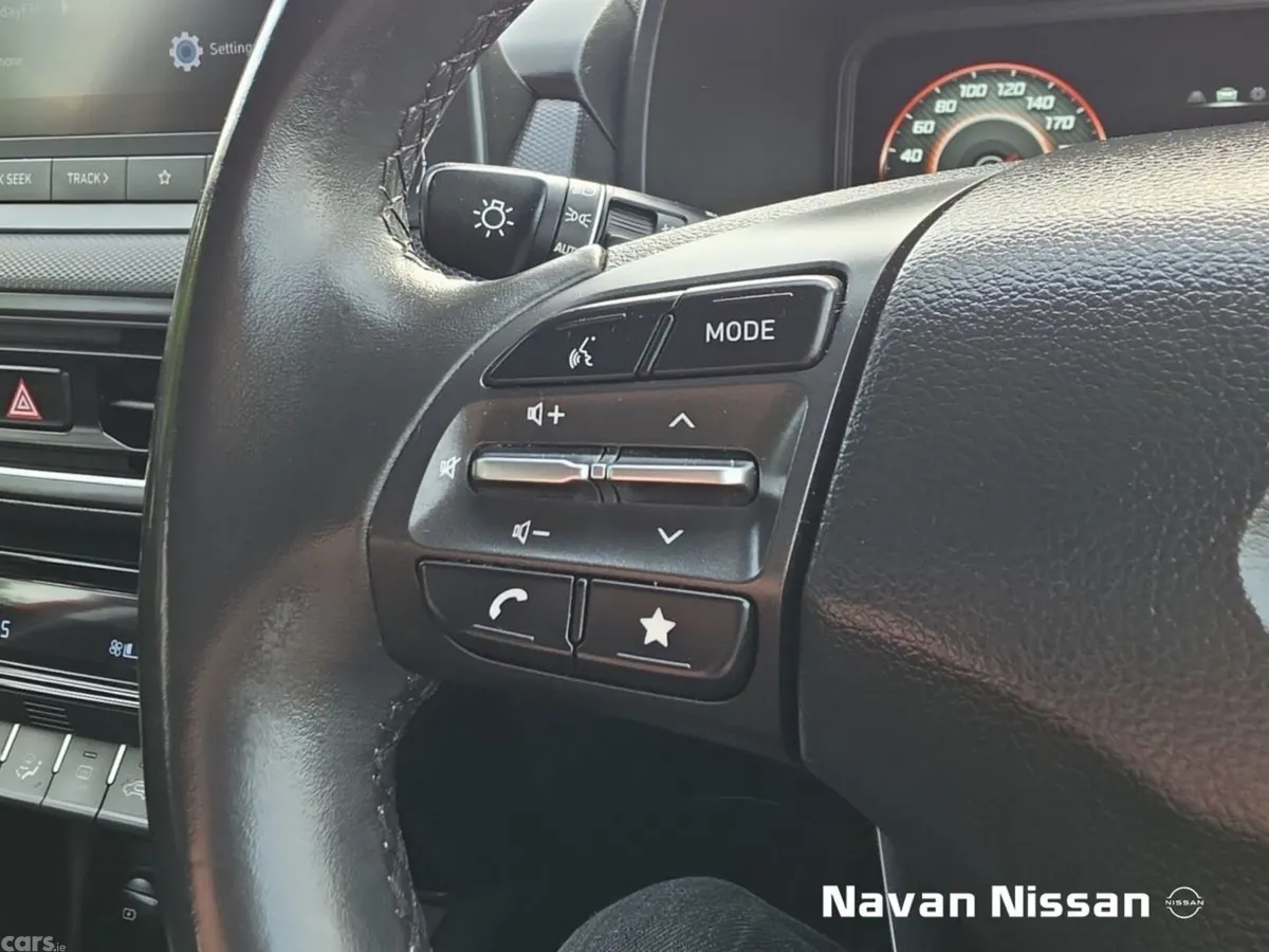 Hyundai KONA MPV, Petrol, 2021, Red