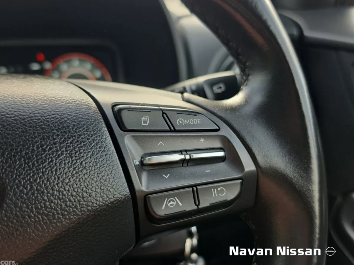 Hyundai KONA MPV, Petrol, 2021, Red