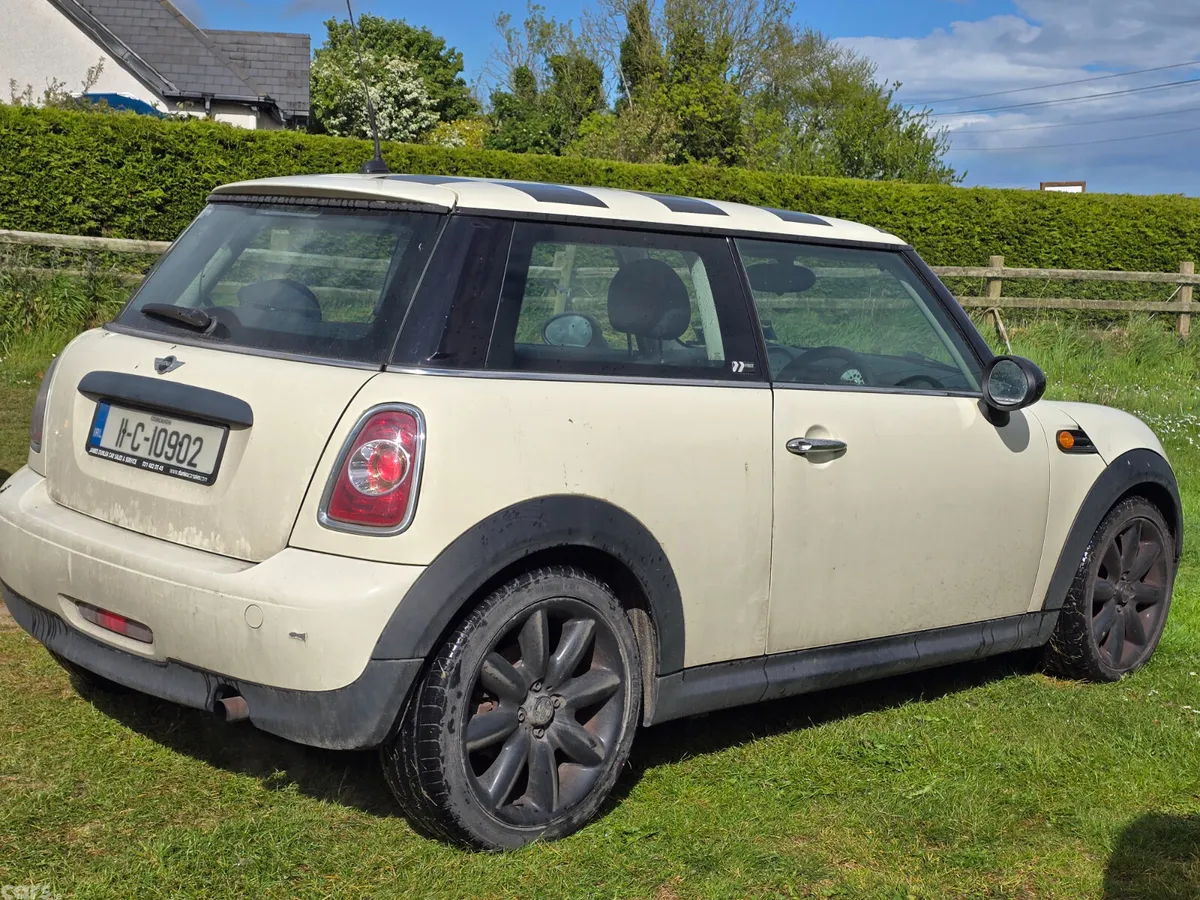 Mini First Hatchback, Petrol, 2011, White
