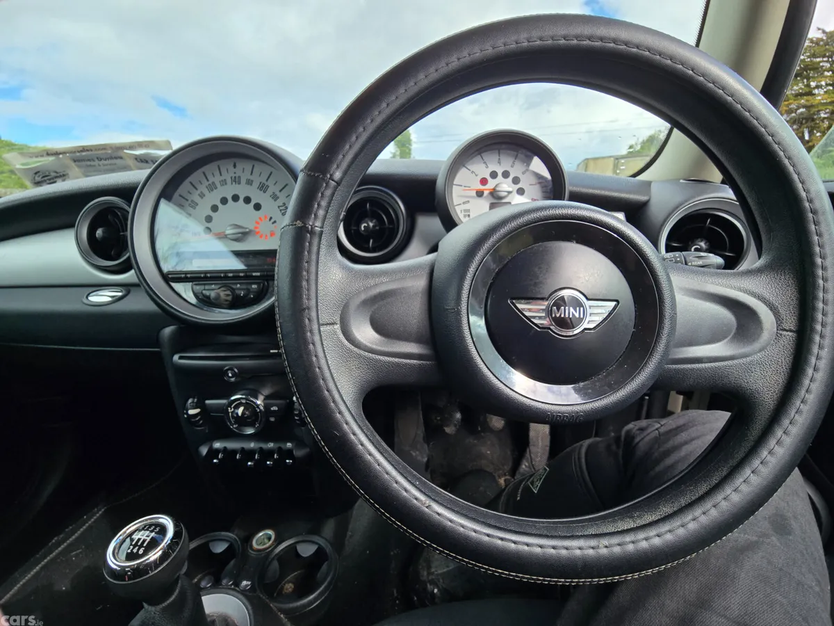 Mini First Hatchback, Petrol, 2011, White