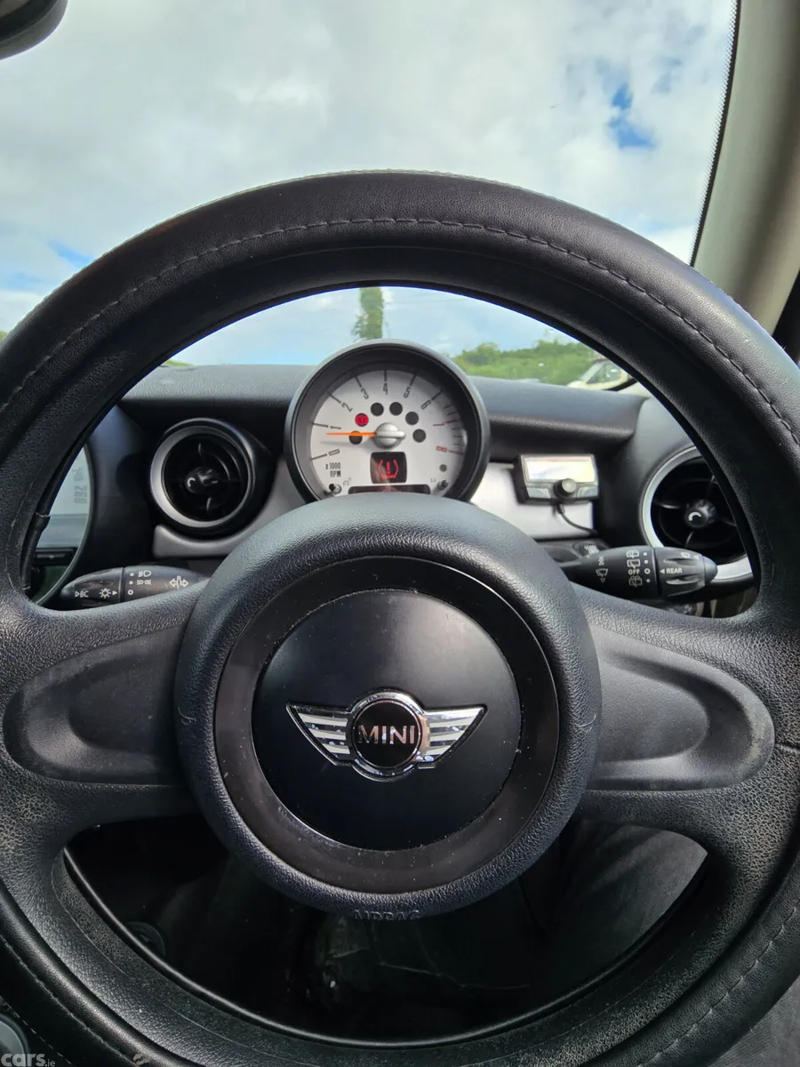 Mini First Hatchback, Petrol, 2011, White