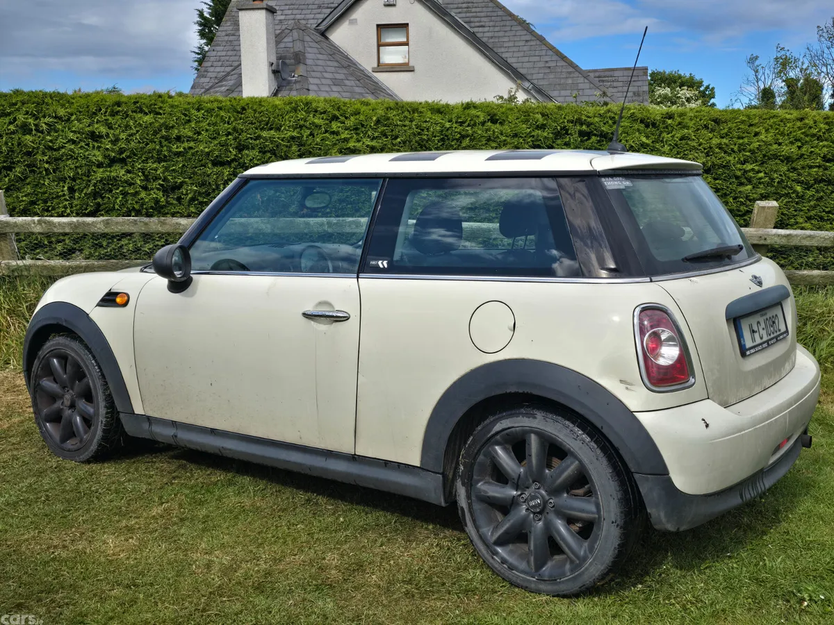 Mini First Hatchback, Petrol, 2011, White