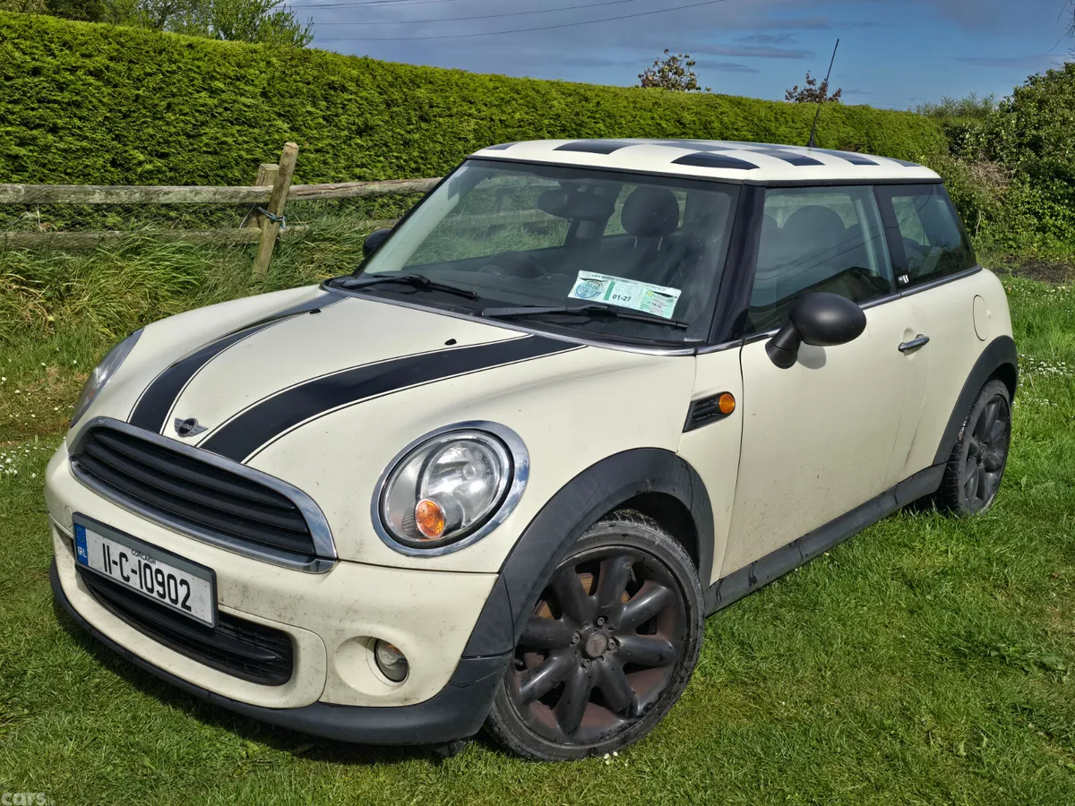 Mini First Hatchback, Petrol, 2011, White