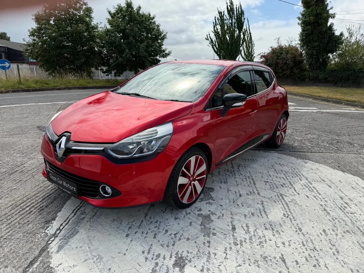 Renault Clio Hatchback, Petrol, 2016, Red
