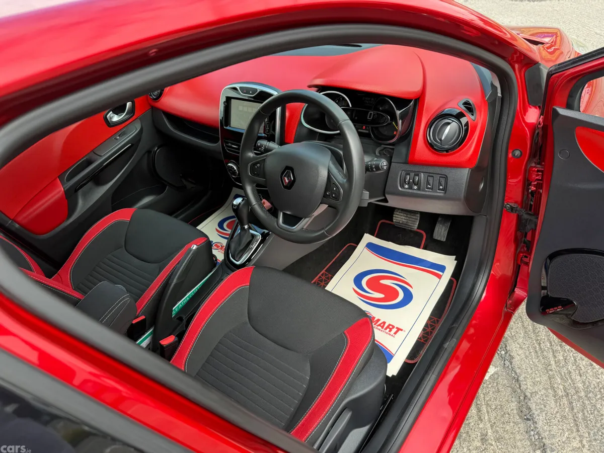 Renault Clio Hatchback, Petrol, 2016, Red