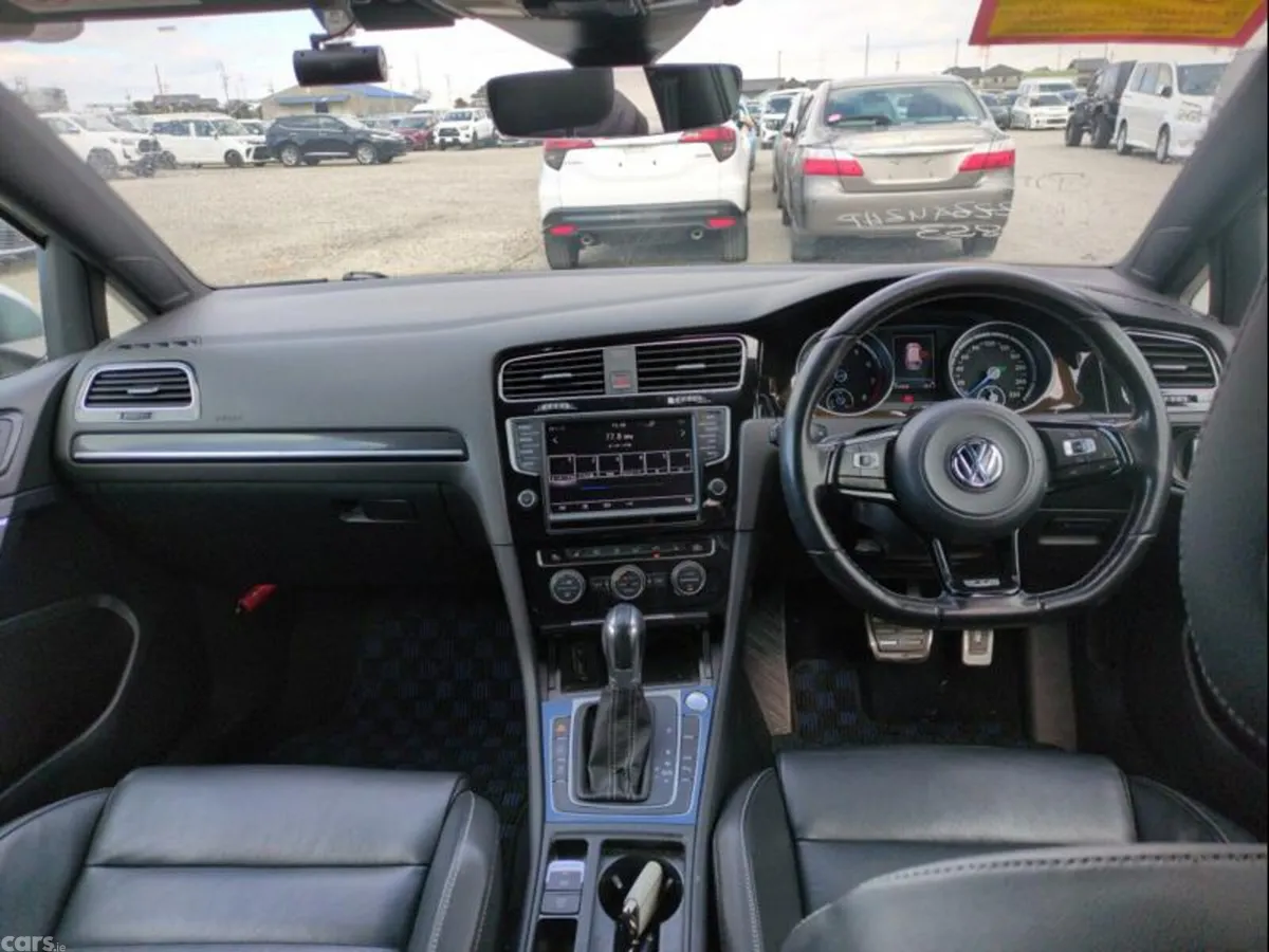 Volkswagen Golf Estate, Petrol, 2017, White