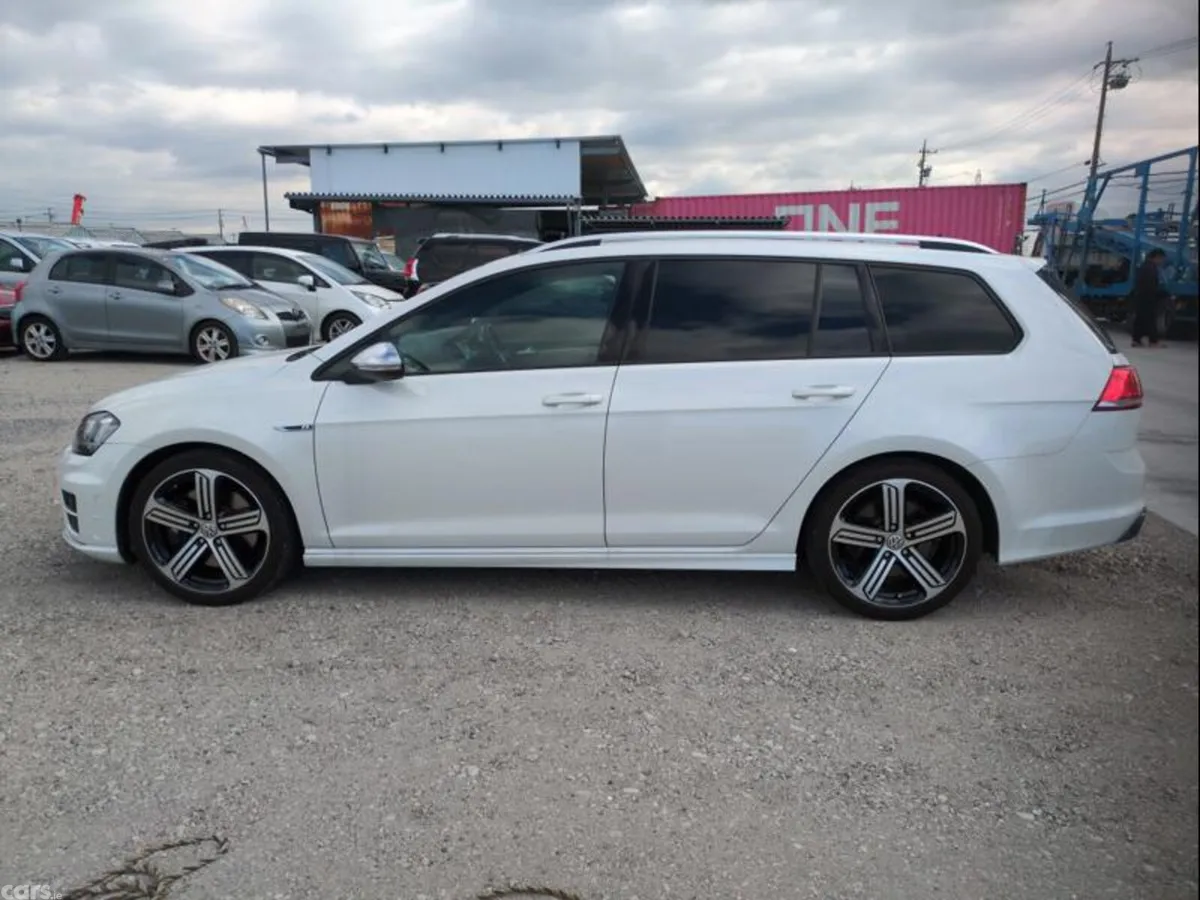 Volkswagen Golf Estate, Petrol, 2017, White