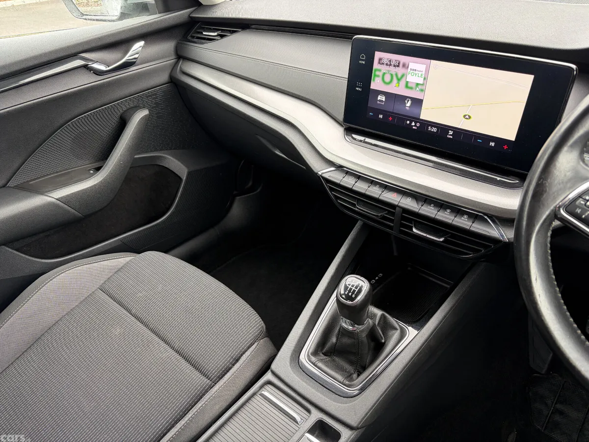 Skoda Octavia Hatchback, Diesel, 2022, Silver