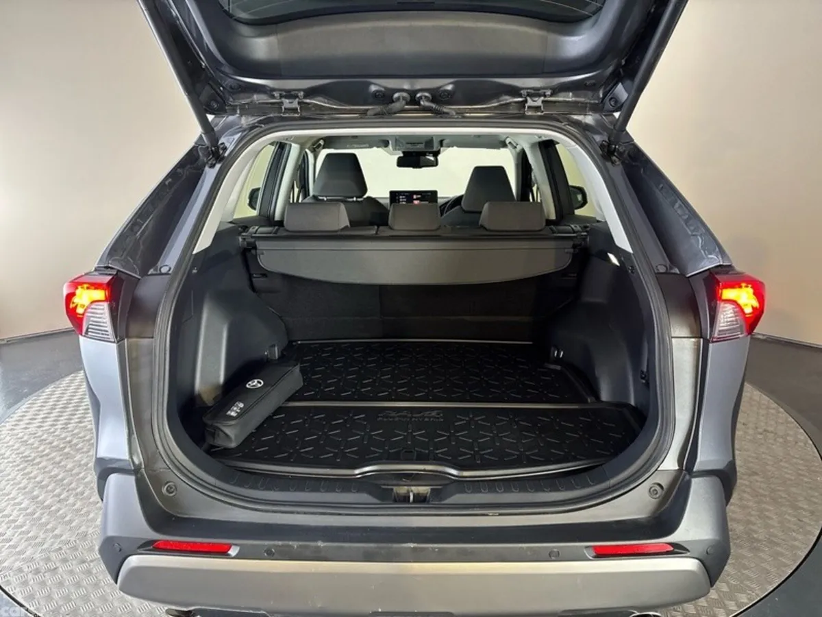 Toyota RAV4 SUV, Petrol Hybrid, 2024, Grey