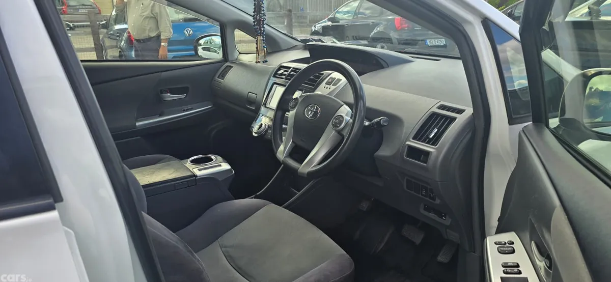 Toyota Prius Estate, Petrol Hybrid, 2012, White