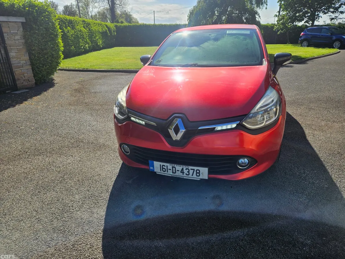 Renault Clio Hatchback, Petrol, 2016, Red