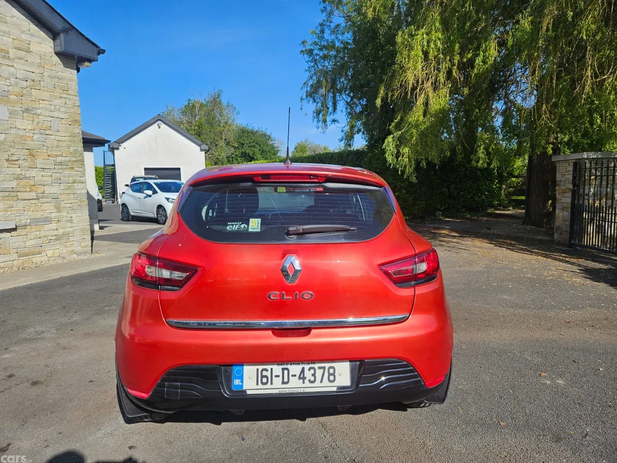Renault Clio Hatchback, Petrol, 2016, Red