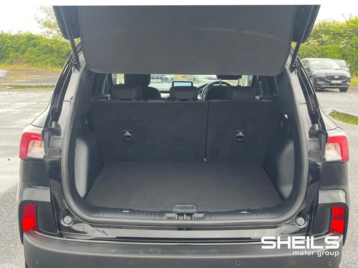 Ford Kuga SUV, Petrol Hybrid, 2022, Black