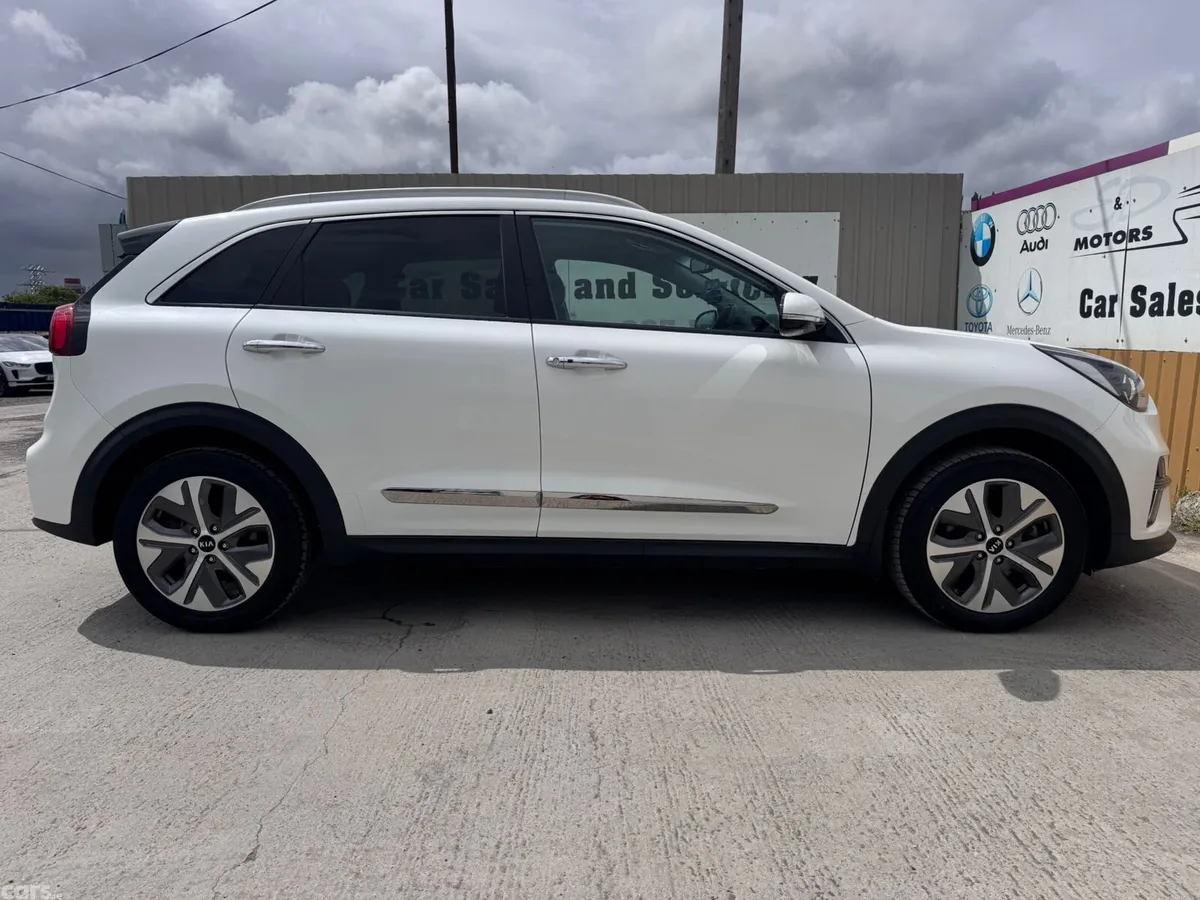 Kia e-Niro Estate/Jeep, Electric, 2021, White