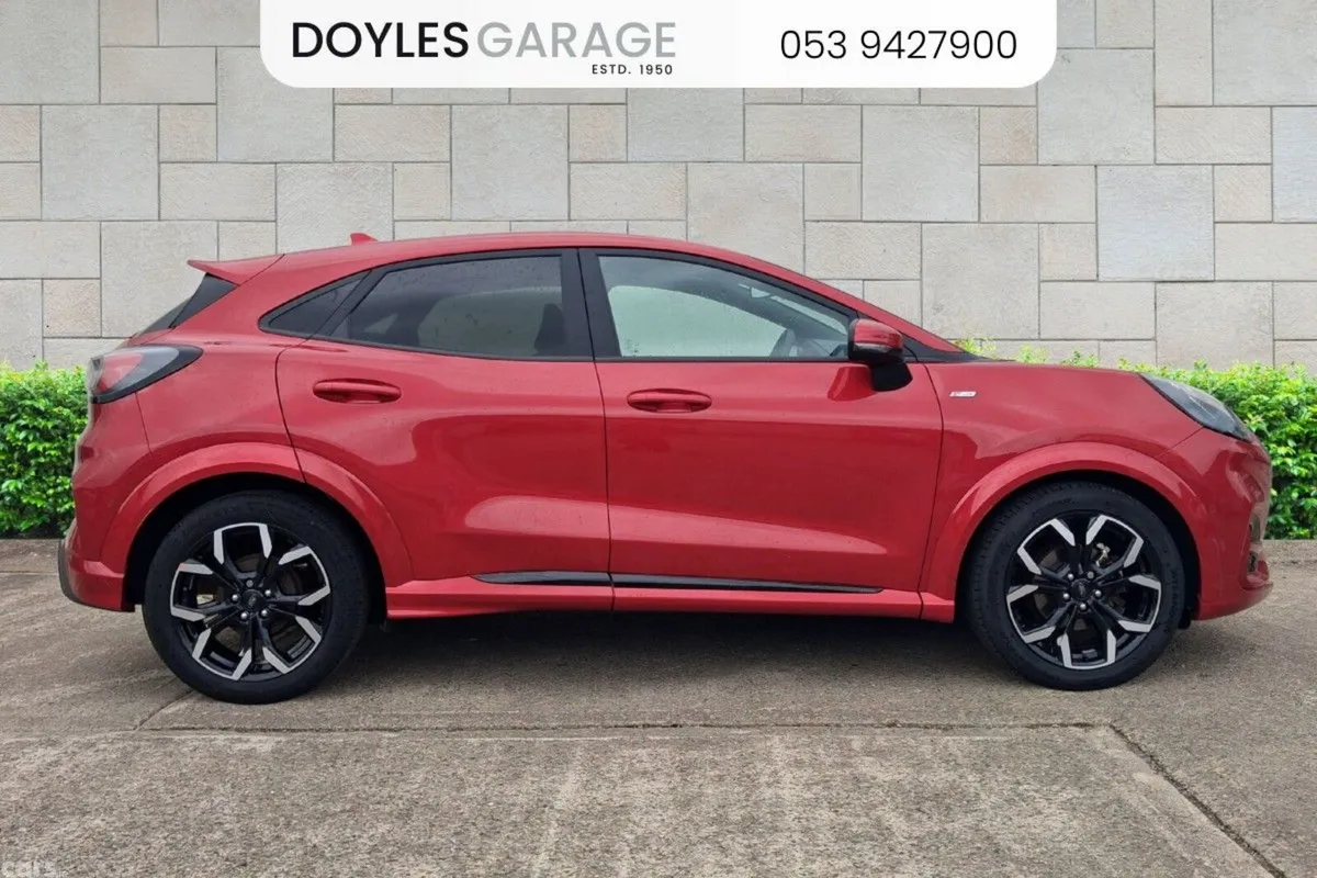 Ford Puma SUV, Petrol Hybrid, 2023, Red