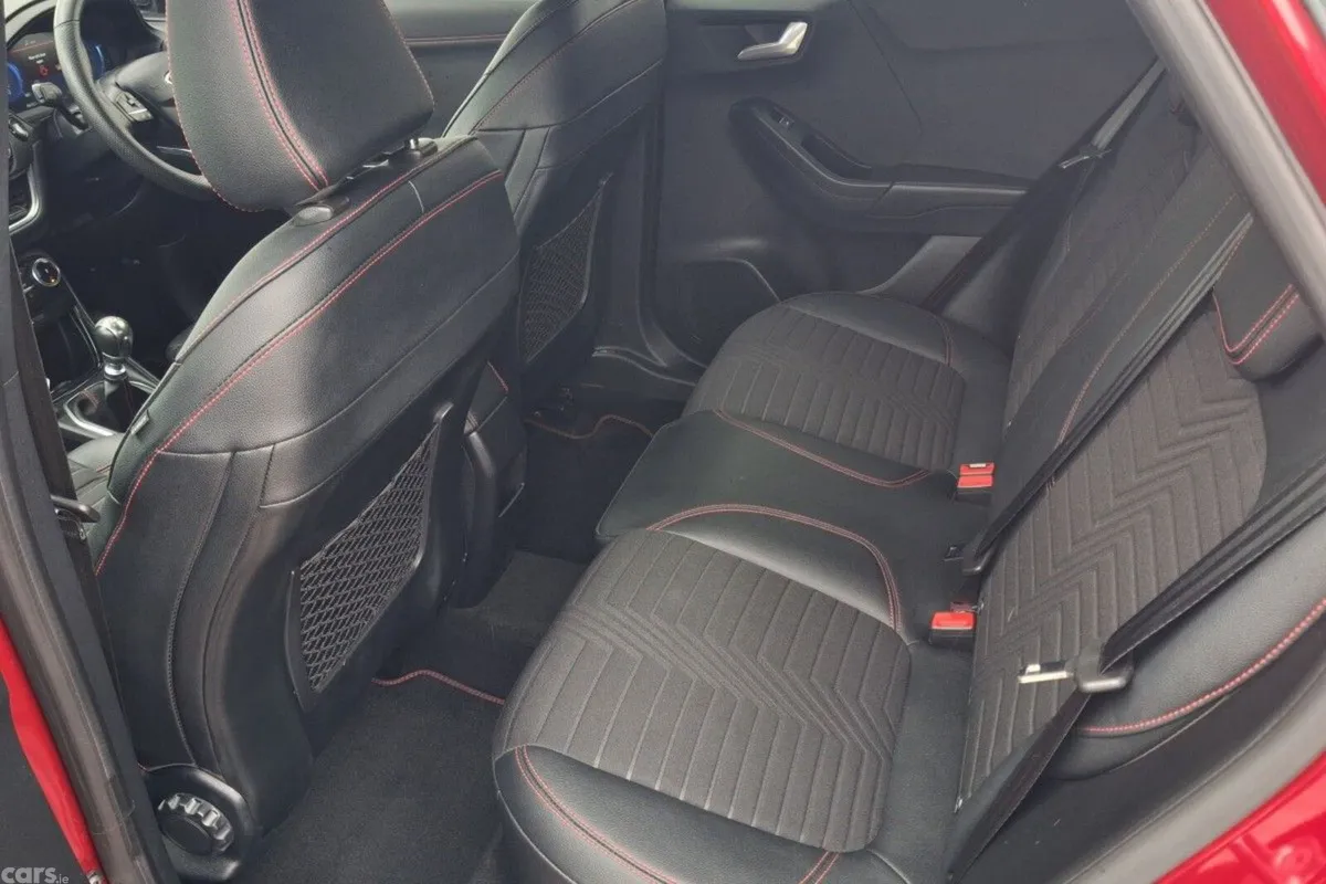 Ford Puma SUV, Petrol Hybrid, 2023, Red