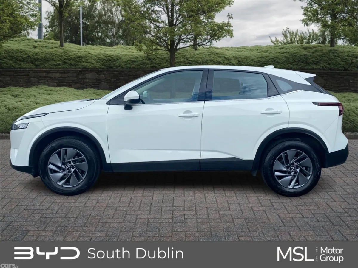Nissan Qashqai MPV, Petrol, 2023, White