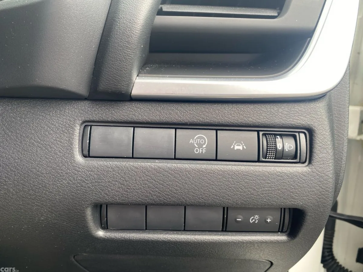 Nissan Qashqai MPV, Petrol, 2023, White