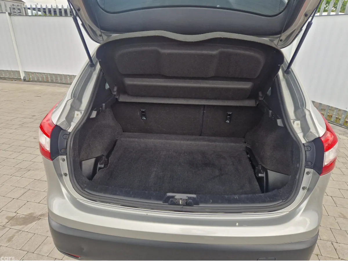 Nissan Qashqai MPV, Diesel, 2017, Grey