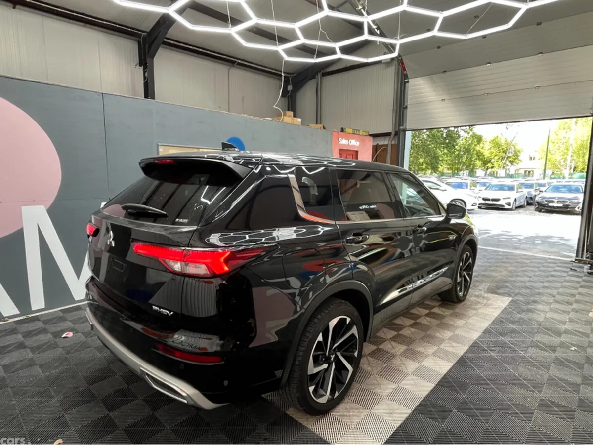 Mitsubishi Outlander SUV, Petrol Plug-in Hybrid, 2024, Black