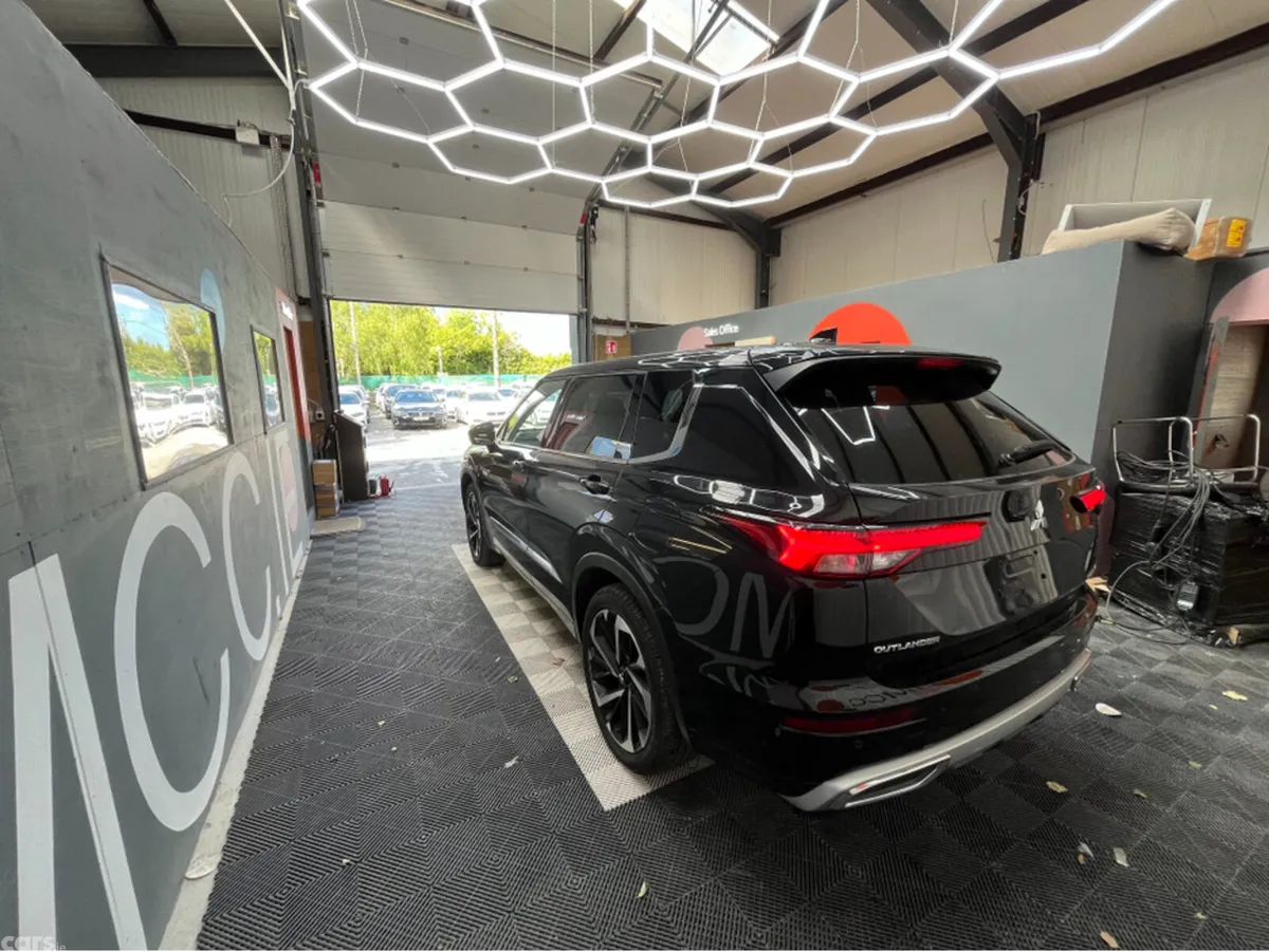 Mitsubishi Outlander SUV, Petrol Plug-in Hybrid, 2024, Black