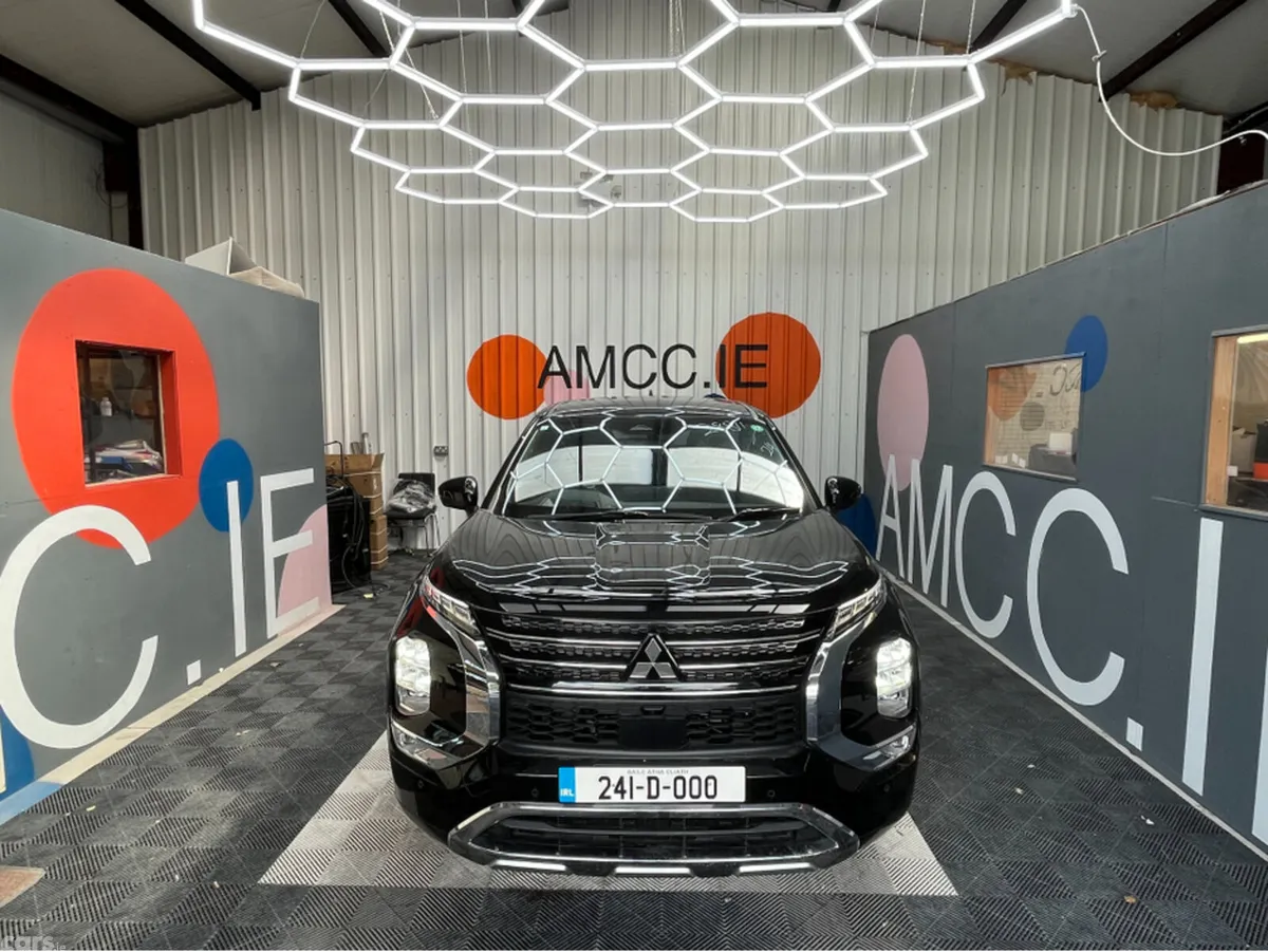 Mitsubishi Outlander SUV, Petrol Plug-in Hybrid, 2024, Black