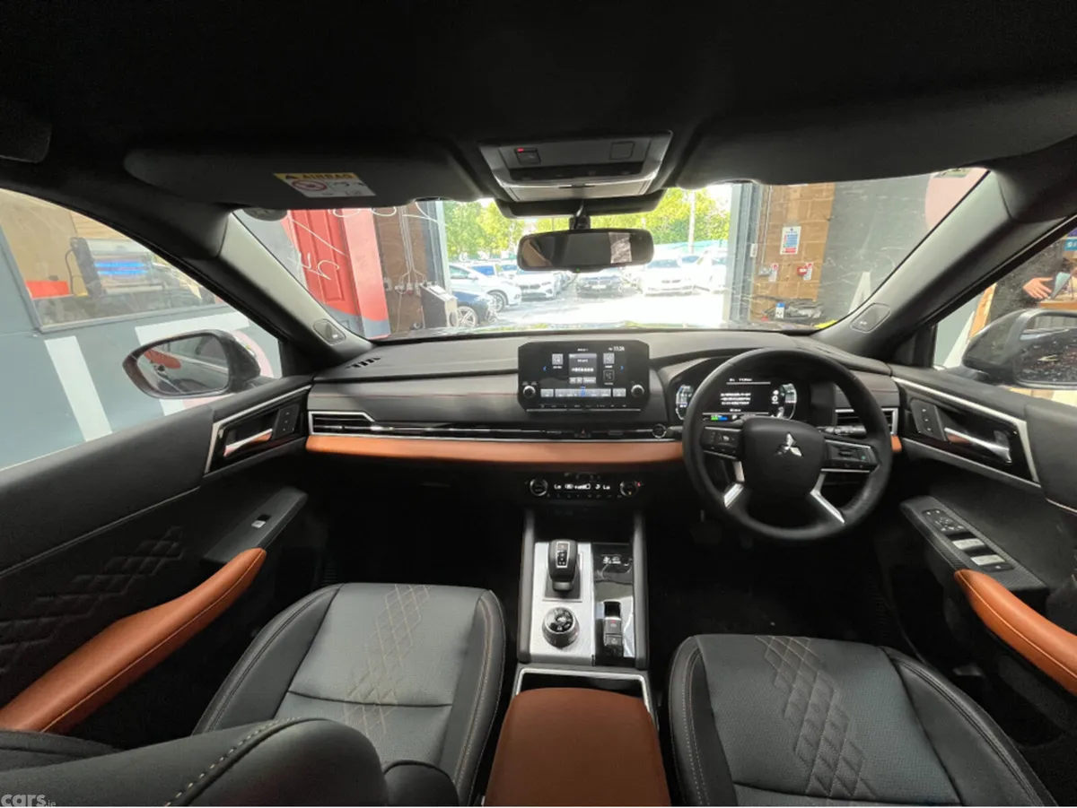 Mitsubishi Outlander SUV, Petrol Plug-in Hybrid, 2024, Black