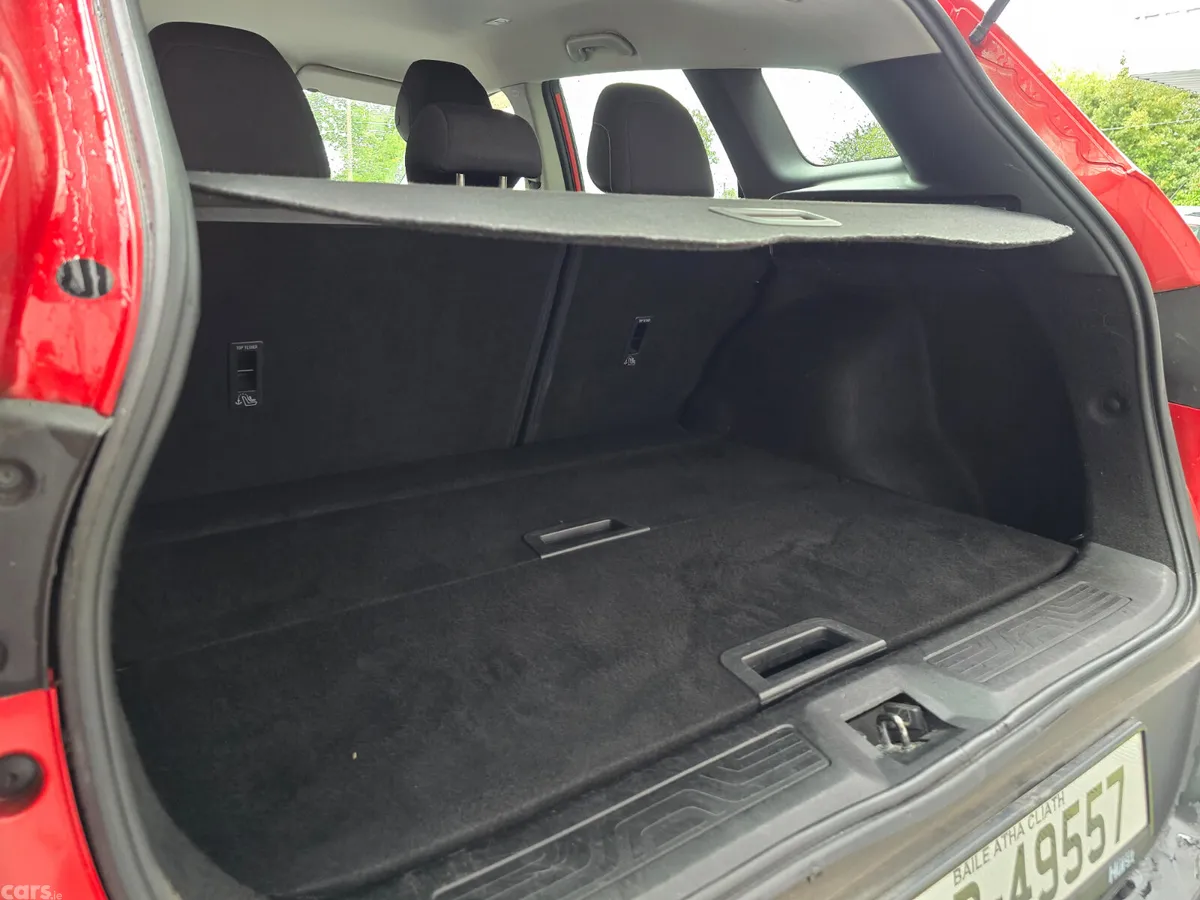 Renault Kadjar SUV, Diesel, 2016, Red