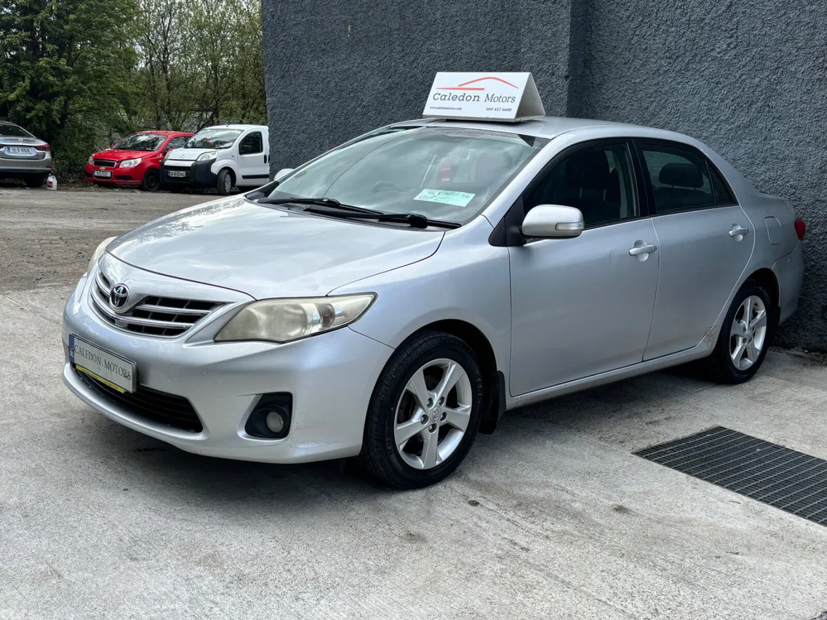 Toyota Corolla Saloon, Diesel, 2011, Silver