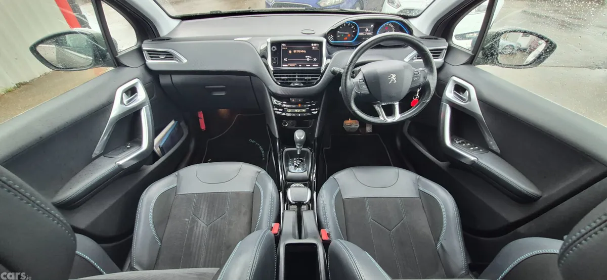 Peugeot 2008 MPV, Petrol, 2017, Grey