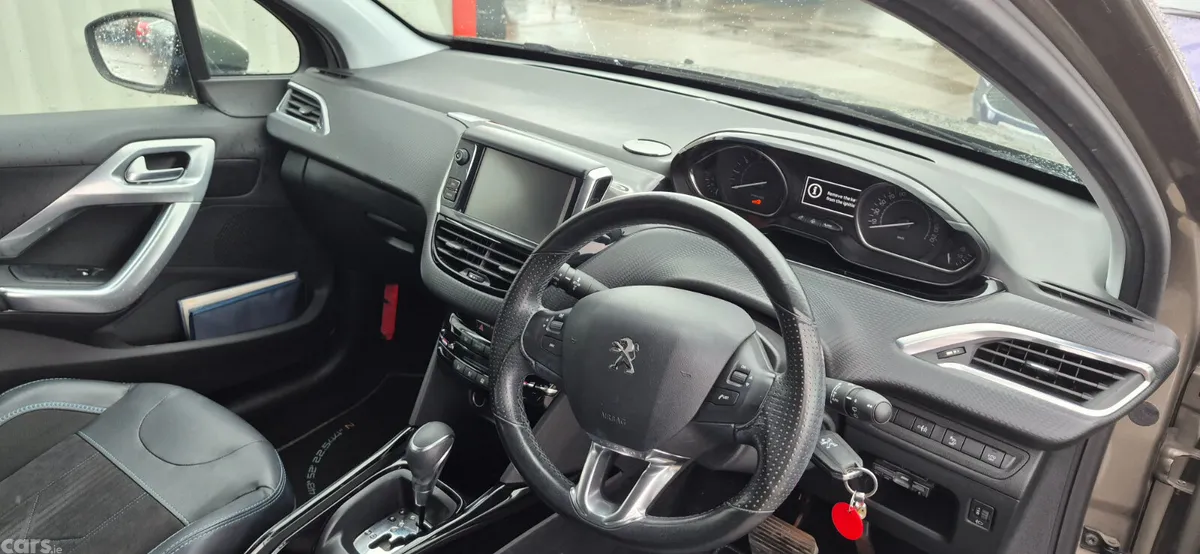Peugeot 2008 MPV, Petrol, 2017, Grey