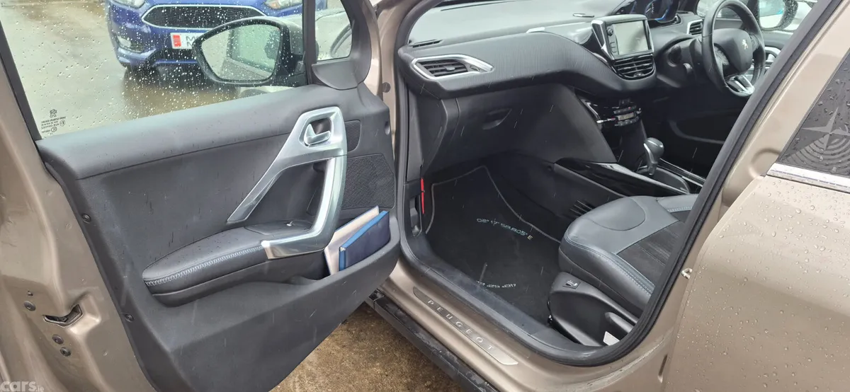Peugeot 2008 MPV, Petrol, 2017, Grey