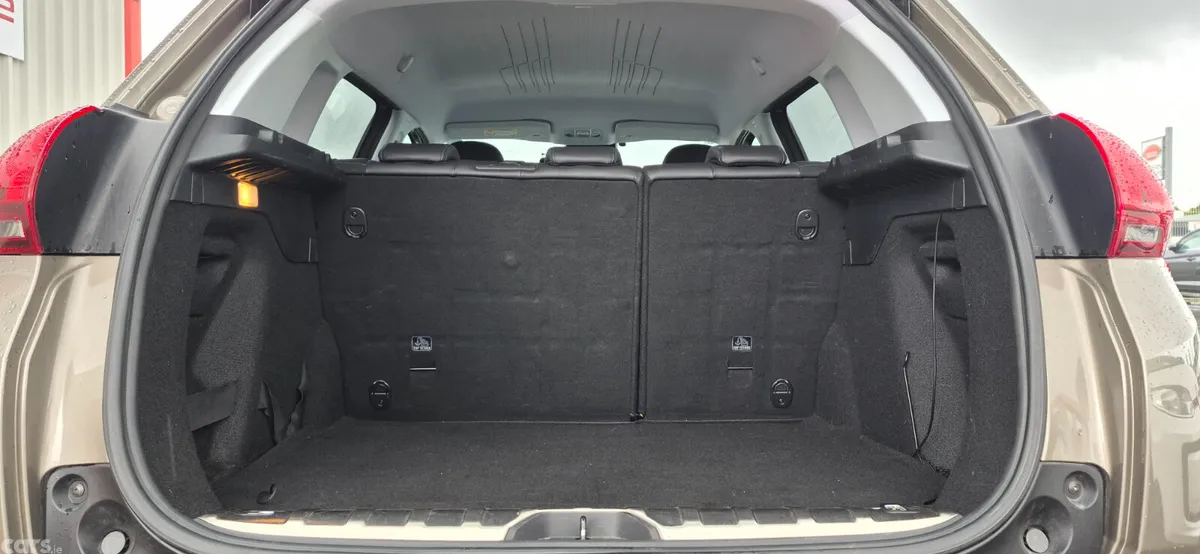 Peugeot 2008 MPV, Petrol, 2017, Grey