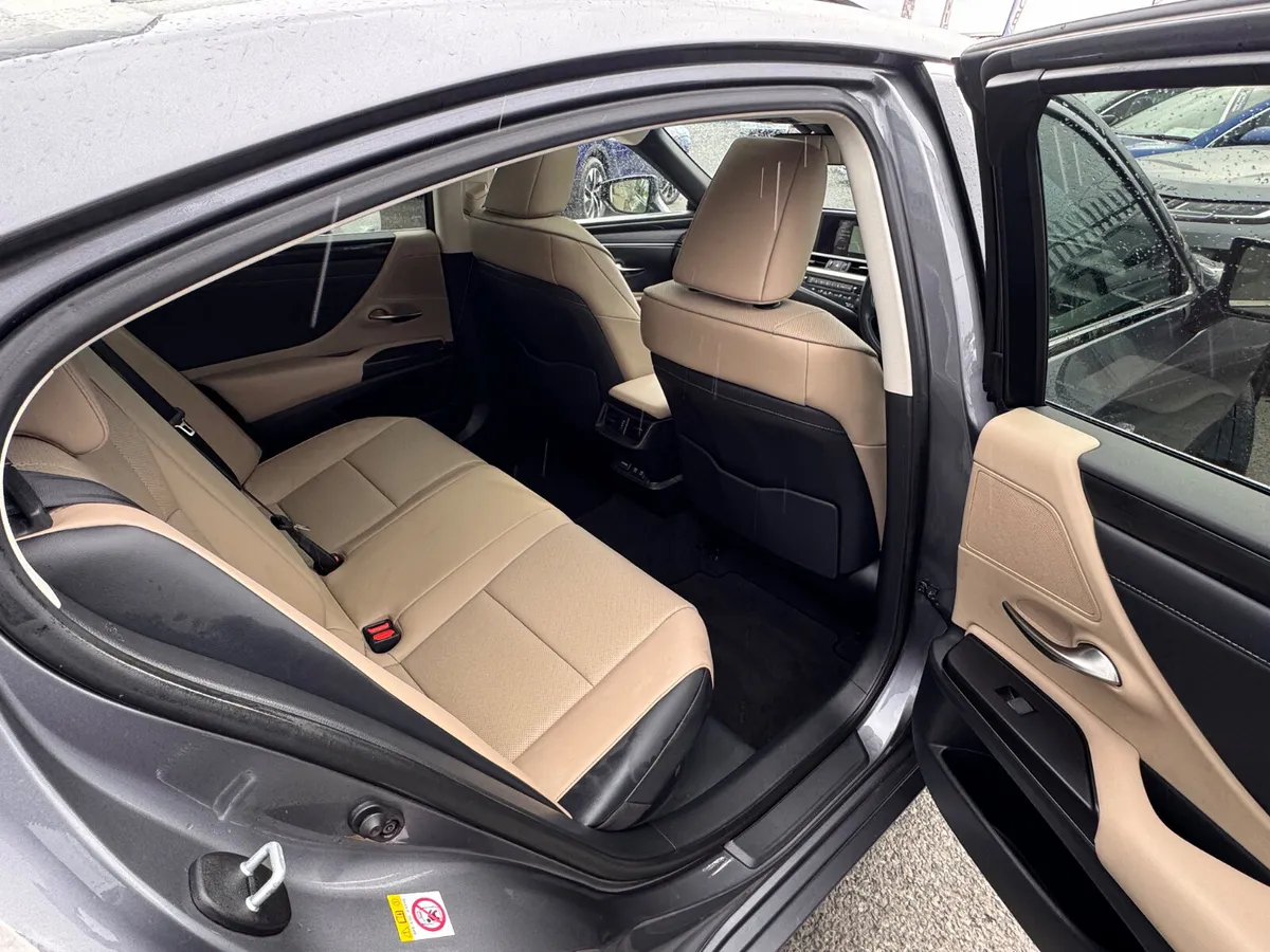 Lexus ES Saloon, Petrol Hybrid, 2019, Grey