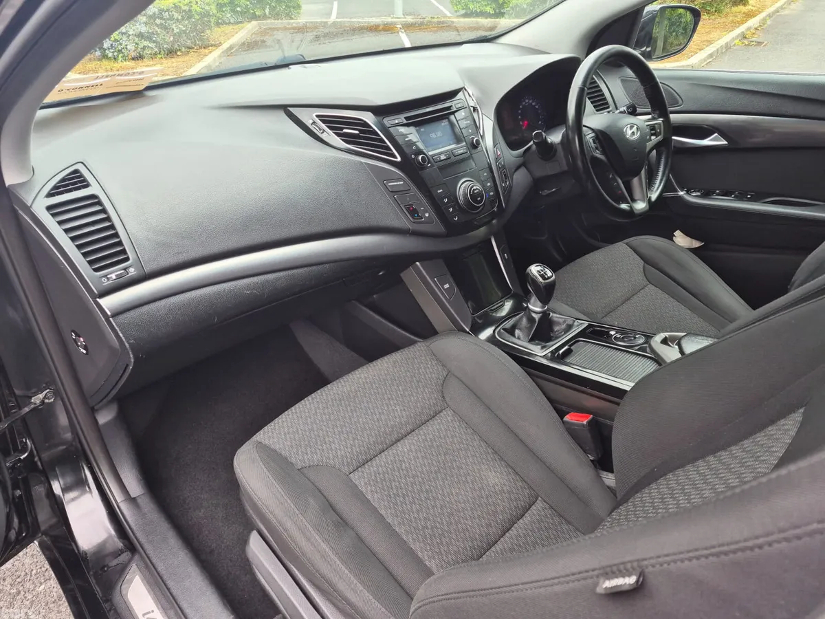 Hyundai i40 Saloon, Diesel, 2016, Black