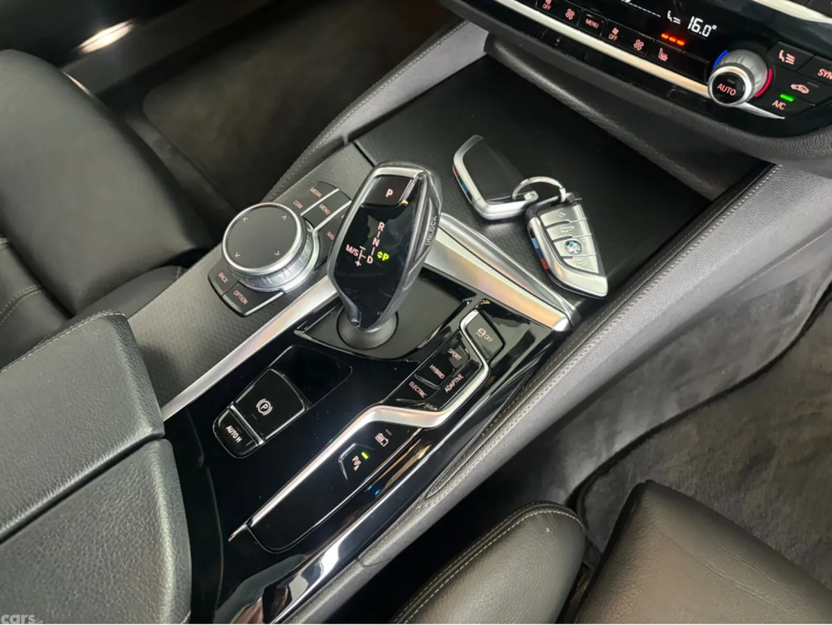 BMW 5-Series Saloon, Petrol Plug-in Hybrid, 2021, White
